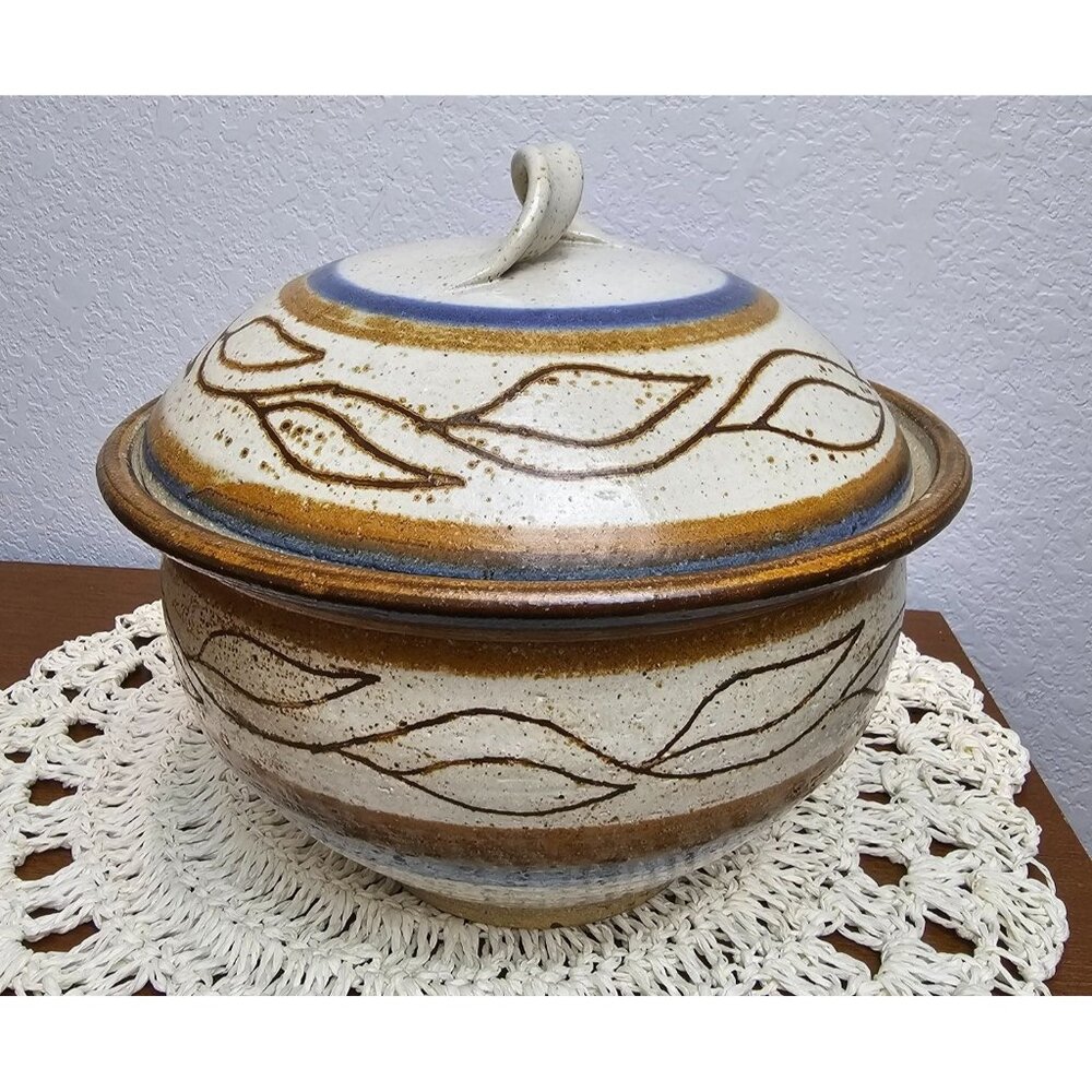 David Chohlidakis Ceramic Pottery Covered Casserole Dish, Serviceable‎